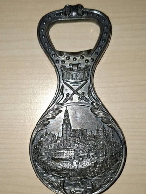 Spanish collectible bottle opener like new from Toledo