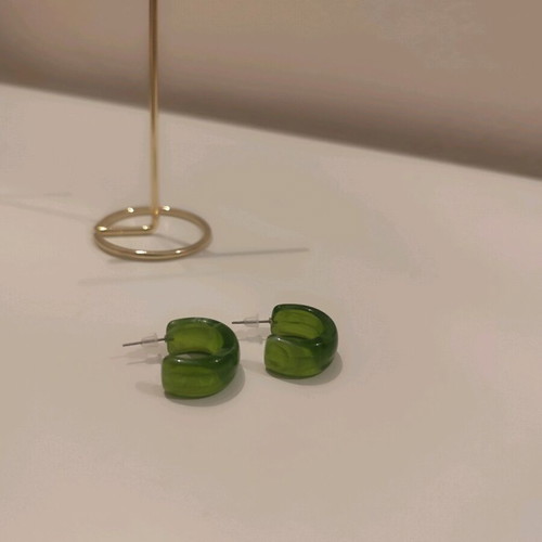 Earrings modern and impressive green new