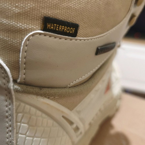 Hiking boots size 45 like new, beige