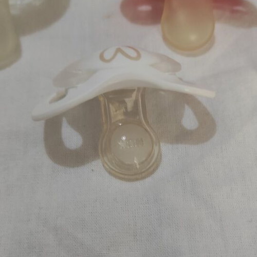 Set of pacifiers 0-6 months like new