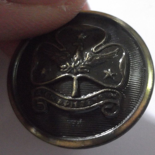 Scout Button with Rising Phoenix and "ΑΙΕΝ ΑΡΙΣΤΕΥΕΙΝ" like new