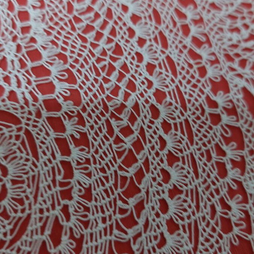 Needle lace embroidery set new, 3 pieces, white doily and napkins