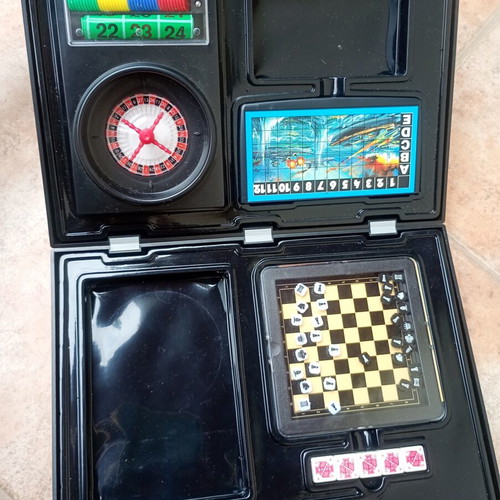 Magnetic games used, set with 15 of 19 pieces