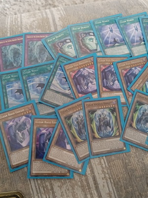 Yu-Gi-Oh Clear World deck-core like new, 26 cards