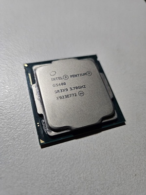 Intel Pentium Gold G5400 3.70Ghz Socket 1151 like new
