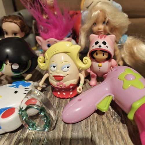Various toys used, set
