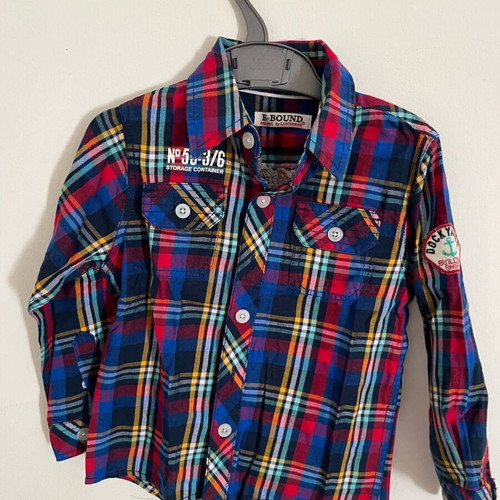 E-Bound boys' shirt 104cm like new, multicolored