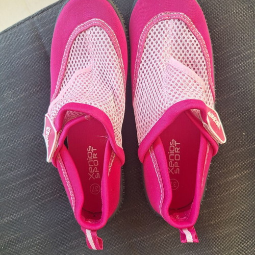 Xenios Sport fuchsia fabric beach shoes size 37 like new