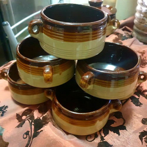 Vintage ceramic cookware set like new
