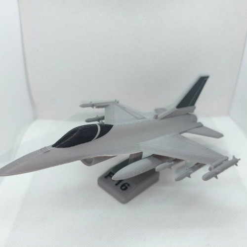 F-16 Fighting Falcon model like new