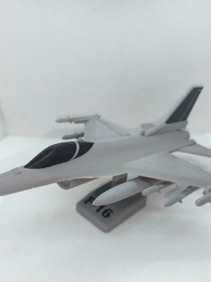 F-16 Fighting Falcon model like new