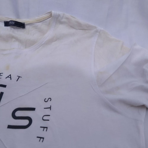 Men's t-shirt used, white, size XL with marks