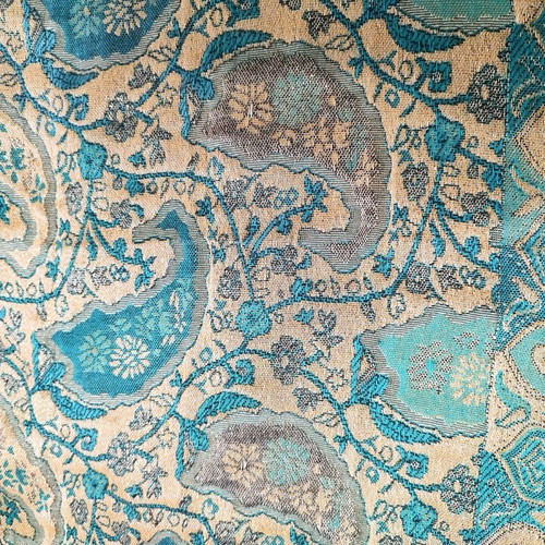 Cashmere and silk scarf like new, colorful and gold