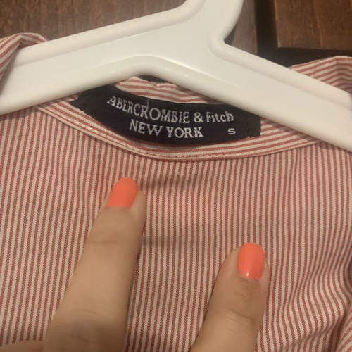Shirt used, short sleeve, white and pink, size S