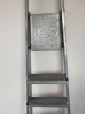 Σκάλα αλουμινίου 5+1 σκαλιά Hobby μεταχειρισμένη με σκουριές