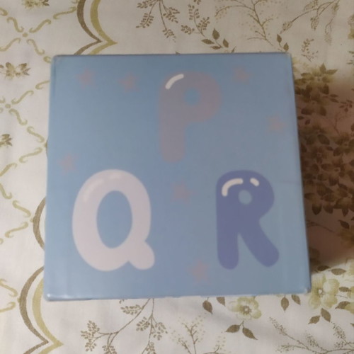 Collectible cardboard box new 12x12x12 cm