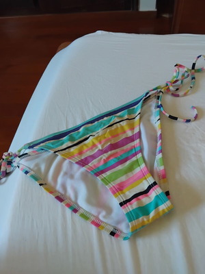 Roxy bikini bottom like new, multicolor, size S