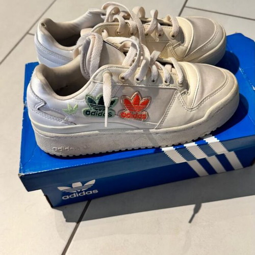 Adidas αθλητικά παπούτσια μεταχειρισμένα, μέγεθος 38, άσπρα