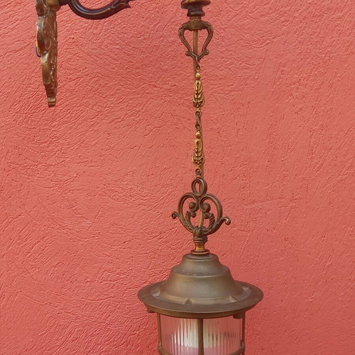Brass wall light fixture
