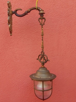 Brass wall light fixture