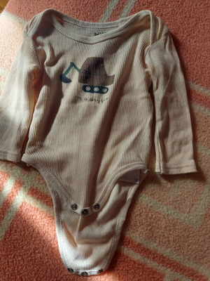 Baby bodysuits for newborn up to 1-2 months like new, set of 3