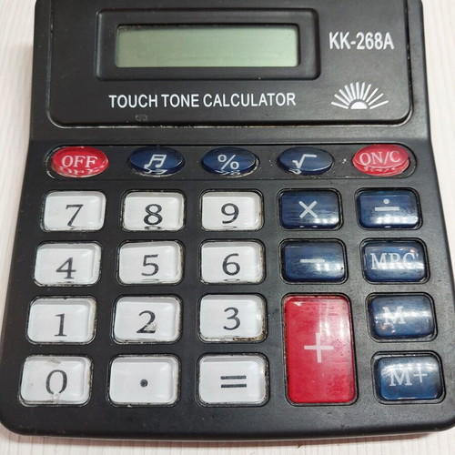 Small calculator like new with visible letters