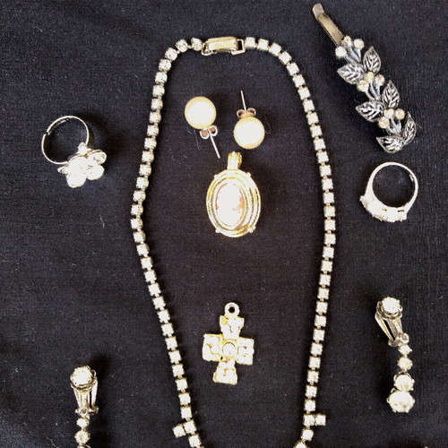 Fo Bijou rhinestone jewelry set used with necklace, earrings, and rings