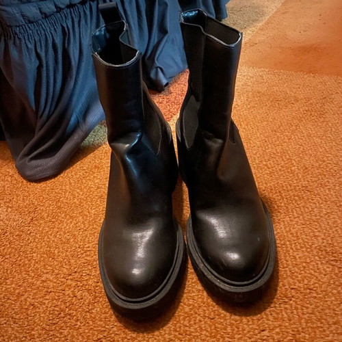 Stradivarius ankle boots size 38 like new, black with 8 cm heel