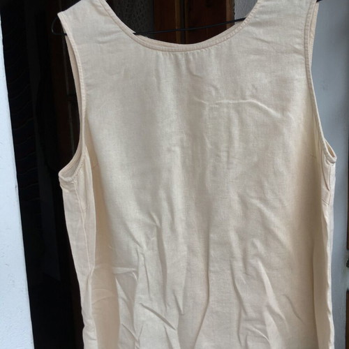 Pulz cotton linen top L like new beige with button back