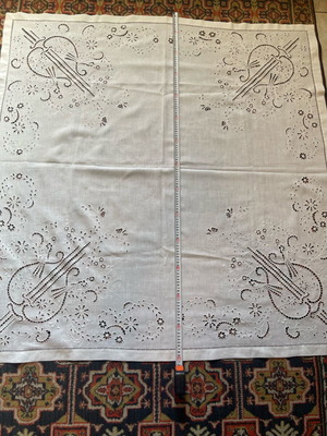 Cutwork tablecloth like new, handmade white linen fabric