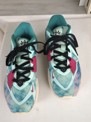 Nike Kyrie Low 5 "Community" sneakers used, women's size 38, turquoise