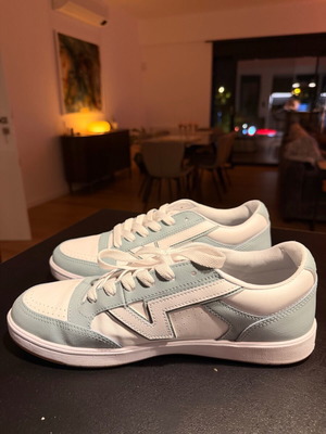 Παπούτσια Vans Lowland ComfyCush μέγεθος 44,5 σαν καινούργιο, άσπρα και τιρκουάζ