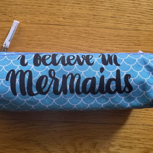 I Believe in Mermaids school set like new with bag and accessories