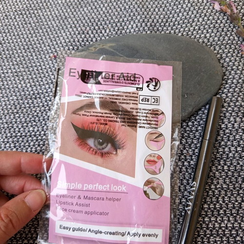 Eye Makeup Set with Eyeliner and Multi-Tool, New