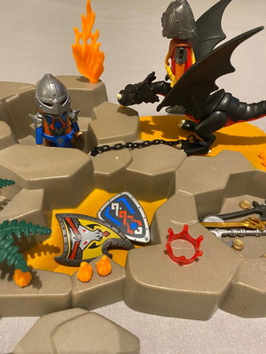 Playmobil Dragon's Hideout used, complete without box