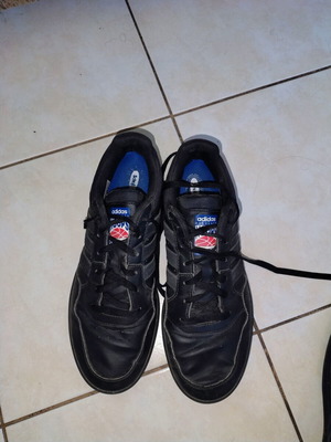 Παπούτσια Adidas Hoops μεταχειρισμένα, casual, μέγεθος 44.5, μαύρο και καφέ