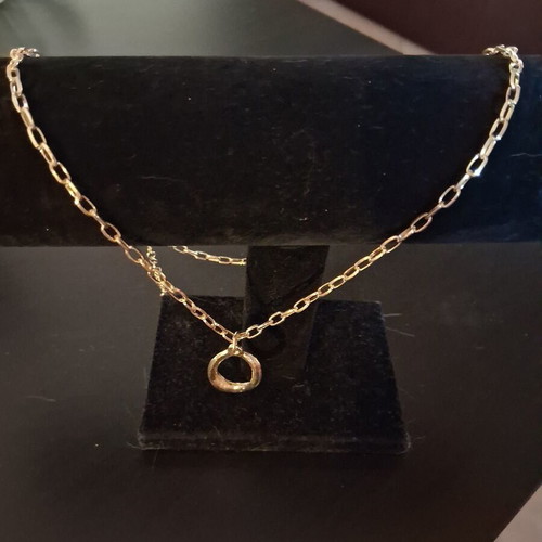 Women's necklace set like new, gold color, stainless steel