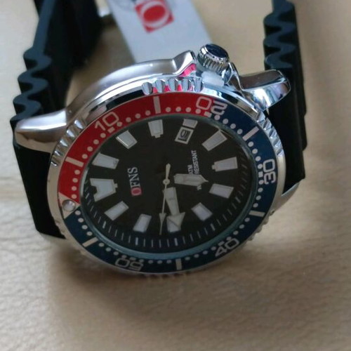 Men's quartz watch new with two-tone bezel and silicone strap