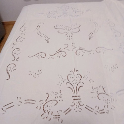 White curtain with cutwork embroidery like new, cotton fabric