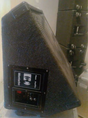Montarbo Monitor powered speakers, set of 6, excellent condition