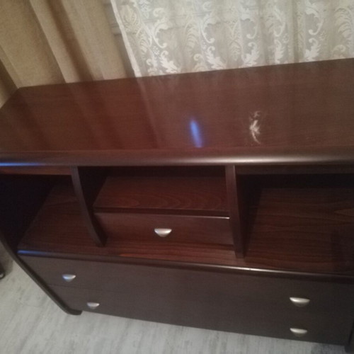 Bedroom furniture set like new, wood, complete without mattress