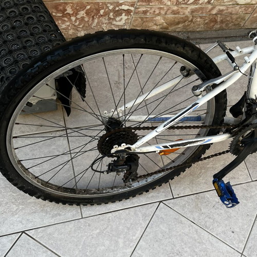 Mountain bike 26 inch silver used with speeds and V-brakes