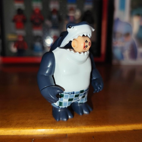 King Shark figure like new with opening mouth and detachable head