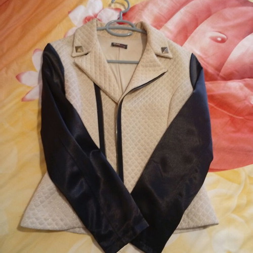 Be You jacket in gold and black color like new
