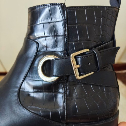 Zara women's ankle boots like new, black, size 40, faux leather