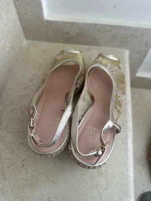 Stuart Weitzman εσπαντρίγιες μεταχειρισμένες, χρυσή δαντέλα, νούμερο 40