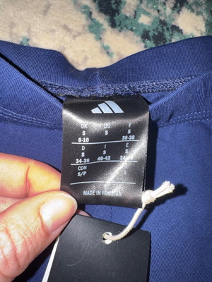Adidas leggings brand new with white 3 stripes and logo