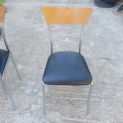 Dino dining chairs set of 3 used, metal frame and black leather
