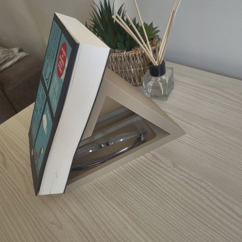 Reading stand with glasses holder and pen slot