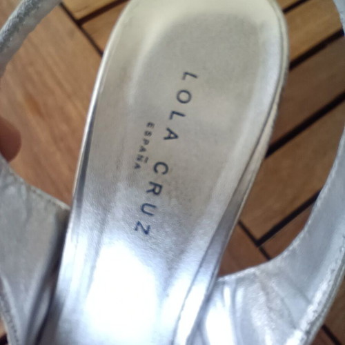 Lola Cruz women's silver sandals size 38 used, Vero Cuoio sole